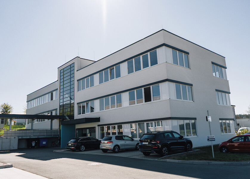 Braun Unternehmensgebäude Frontansicht